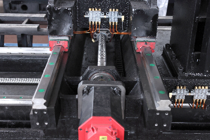 4 assi 3 assi centro di lavorazione verticale SV960L Tavola dimensione 1100*550mm centro di fresatura verticale 5