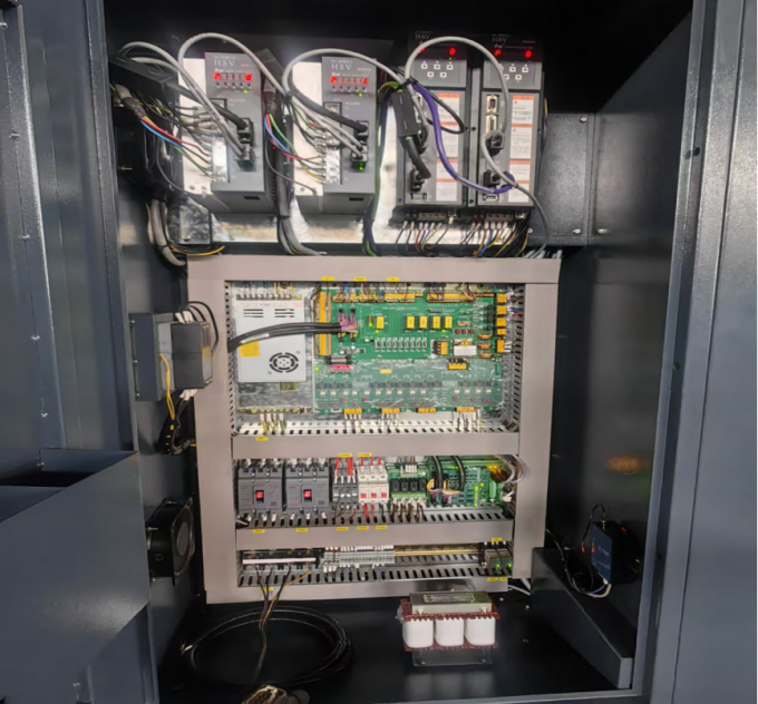 4 assi 3 assi centro di lavorazione verticale SV960L Tavola dimensione 1100*550mm centro di fresatura verticale 6