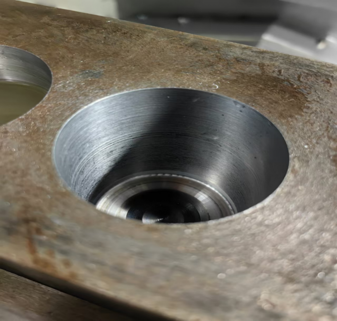 4 assi 3 assi centro di lavorazione verticale SV960L Tavola dimensione 1100*550mm centro di fresatura verticale 10