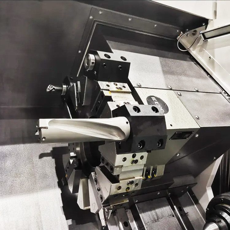 SMTCL CNC Lathe HTC 50n Fanuc Controller Live Tooling Letto inclinato CNC Lathe orizzontale CNC Turning Center