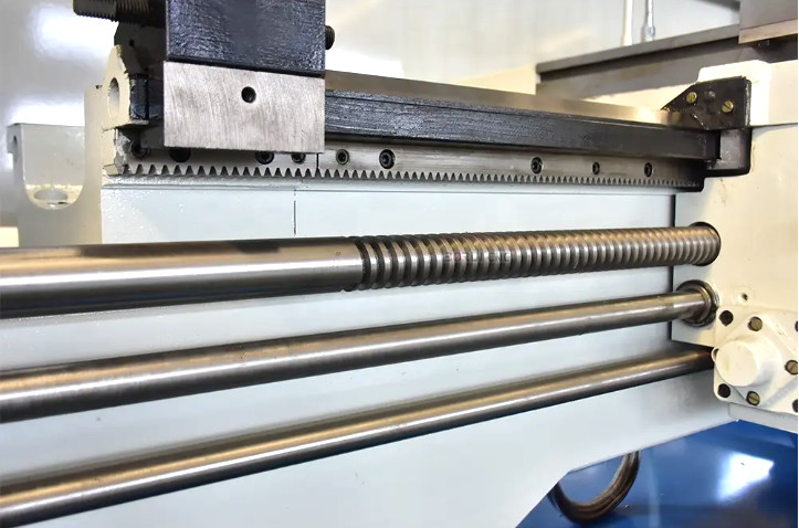 Legno di tornitura manuale CA6180 Fusole a buco 105 mm Torno manuale
