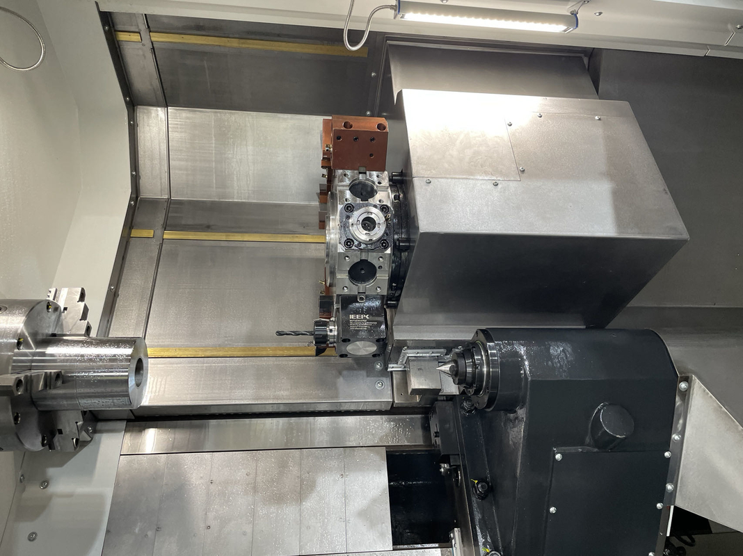 Grandi torni CNC HTC40P guida scorrevole Ferrovia Fanuc Torno 12 Stazione Torretta Letto inclinato Torno CNC
