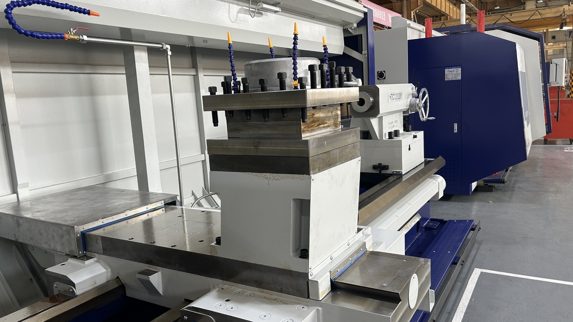 SMTCL CNC pesante Latte CNC a letto piatto HTC125150 Latte CNC grande di diametro 130 mm