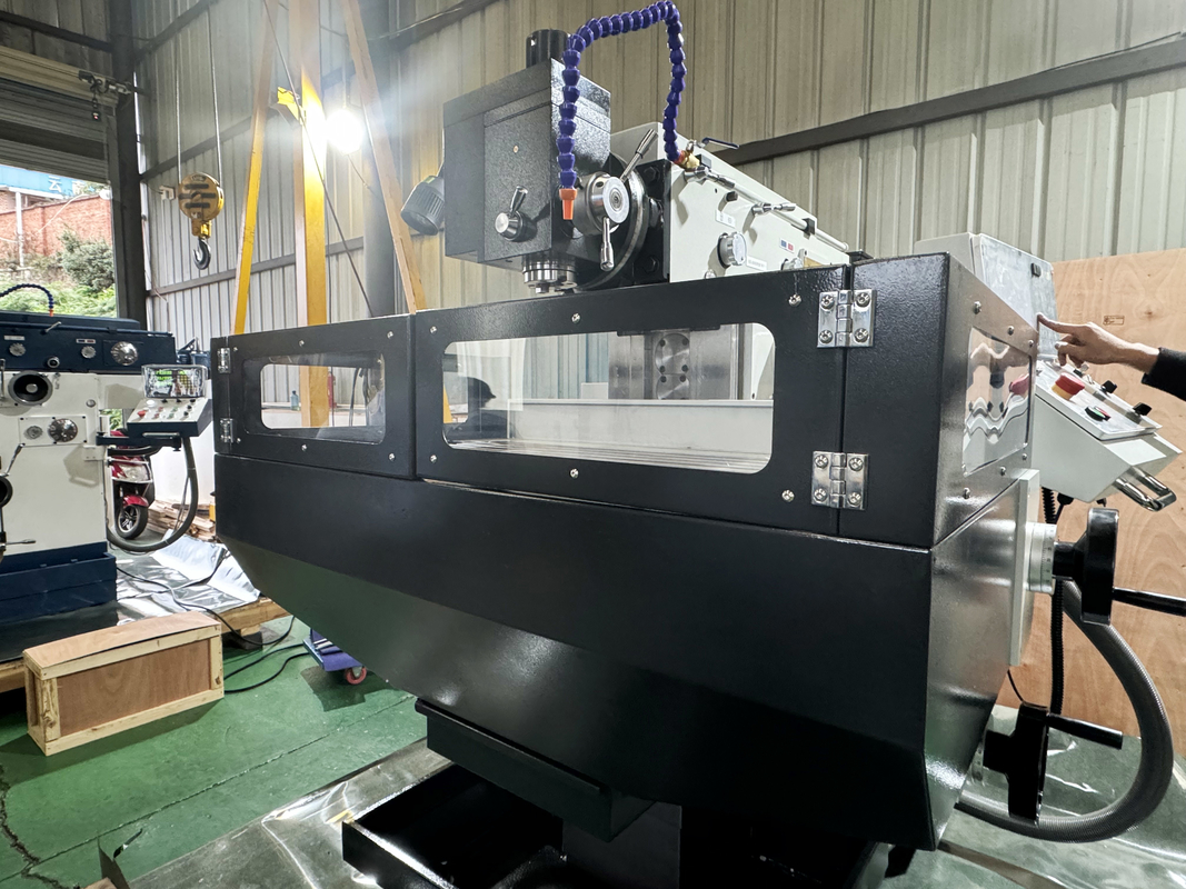 Macchina per fresatura CNC a 4 assi verticale XKH8140A per la lavorazione di piccoli stampi Macchina per fresatura utensile universale manuale CNC
