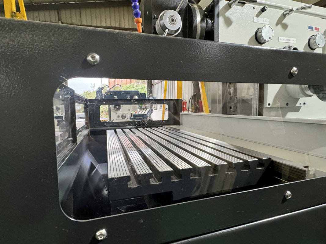Macchina per fresatura CNC a 4 assi verticale XKH8140A per la lavorazione di piccoli stampi Macchina per fresatura utensile universale manuale CNC