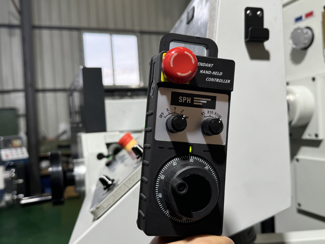 Macchina per fresatura CNC a 4 assi verticale XKH8140A per la lavorazione di piccoli stampi Macchina per fresatura utensile universale manuale CNC