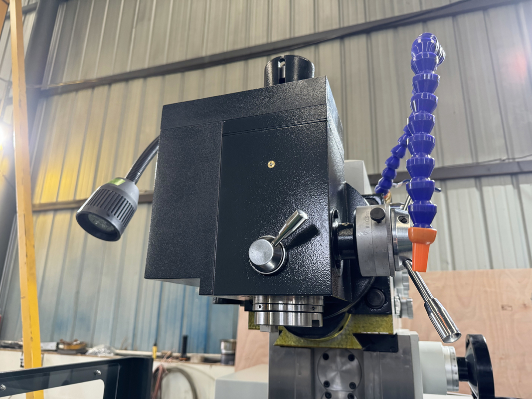 Macchina per fresatura CNC a 4 assi verticale XKH8140A per la lavorazione di piccoli stampi Macchina per fresatura utensile universale manuale CNC