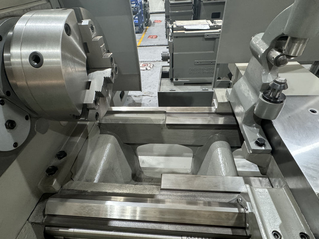 Torno universale CW6180B Alta rigidità 600 mm Larghezza letto Motore a carico pesante Torno tornitore