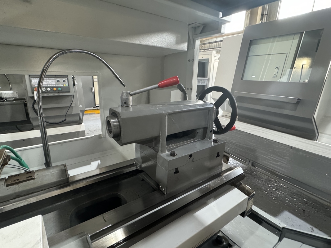 Tornio CNC a banco orizzontale per impieghi gravosi serie CAK63 per la lavorazione dei metalli