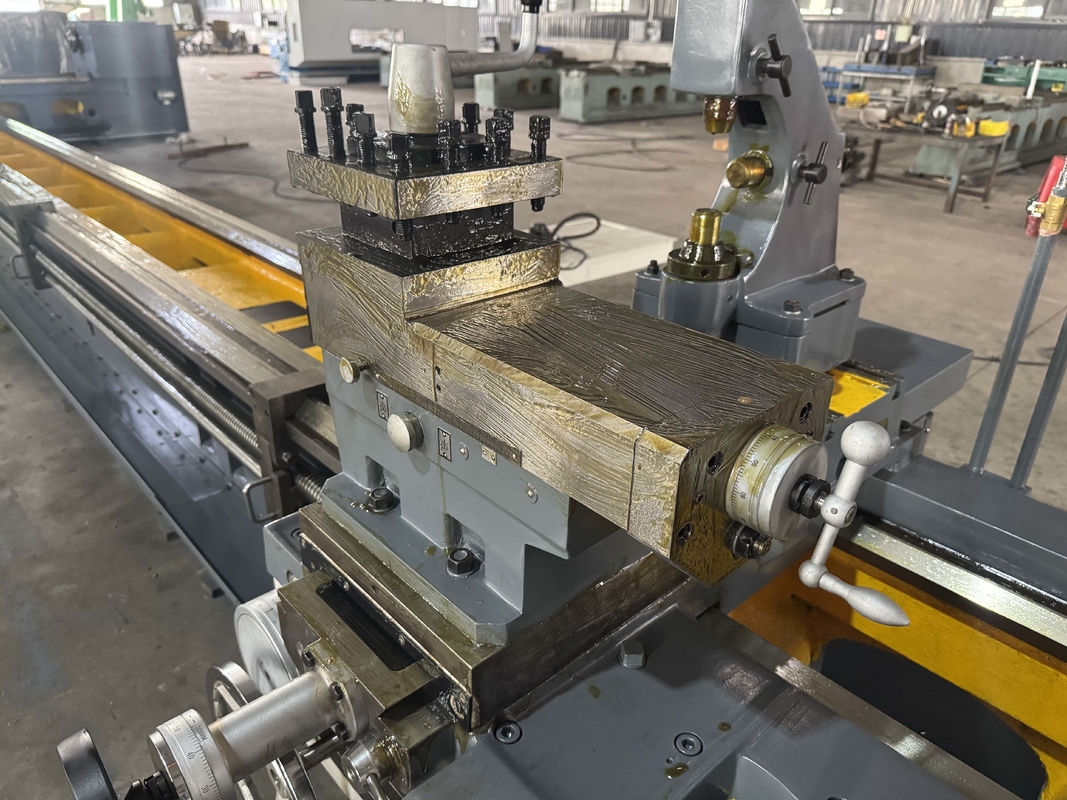 Torno pesante per parti metalliche di grandi dimensioni CQW61100F Torno pesante a grande oscillazione di taglio potente