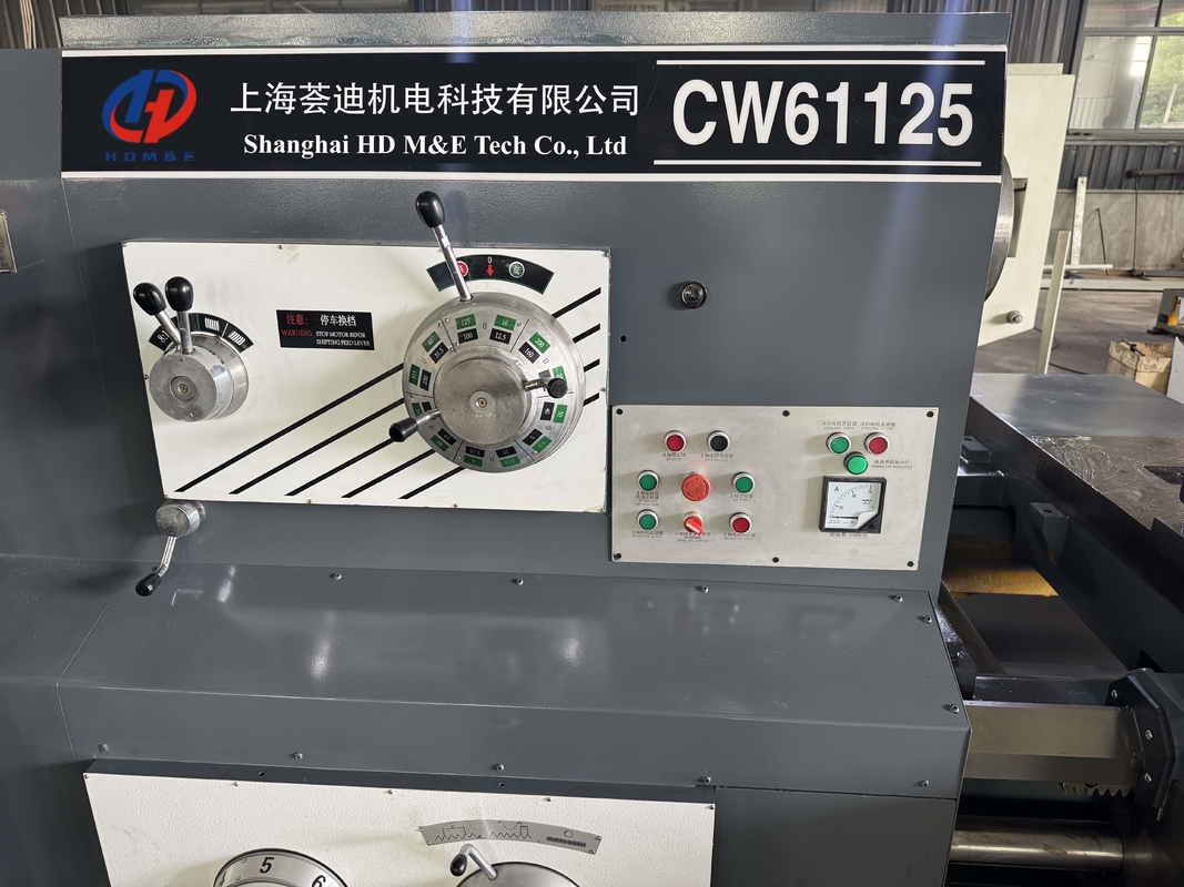 Tornio potente per impieghi gravosi CW61125, grande foro mandrino 130mm, tornio orizzontale ordinario