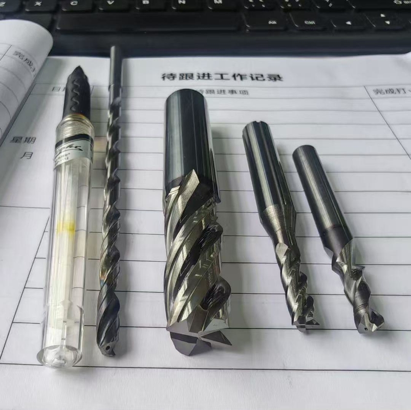 Affilatrice utensili a cinque assi ad alta precisione MG100 Affilatrice universale a 5 assi per utensili e frese