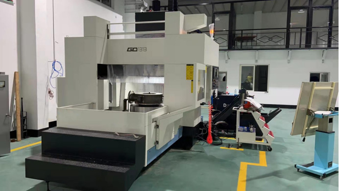 Tipo forma di macinazione di perforazione BT50 del cavalletto GD1313 dello strumento di centro di lavorazione di CNC